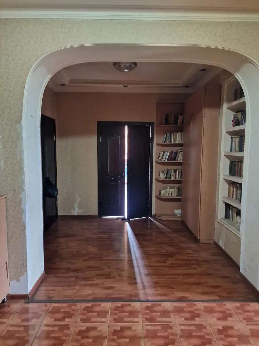 3 xonali kvartira sotiladi − 110 m²