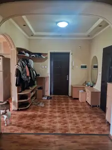 3-комнатная квартира − 110 м², 5/5 этаж
