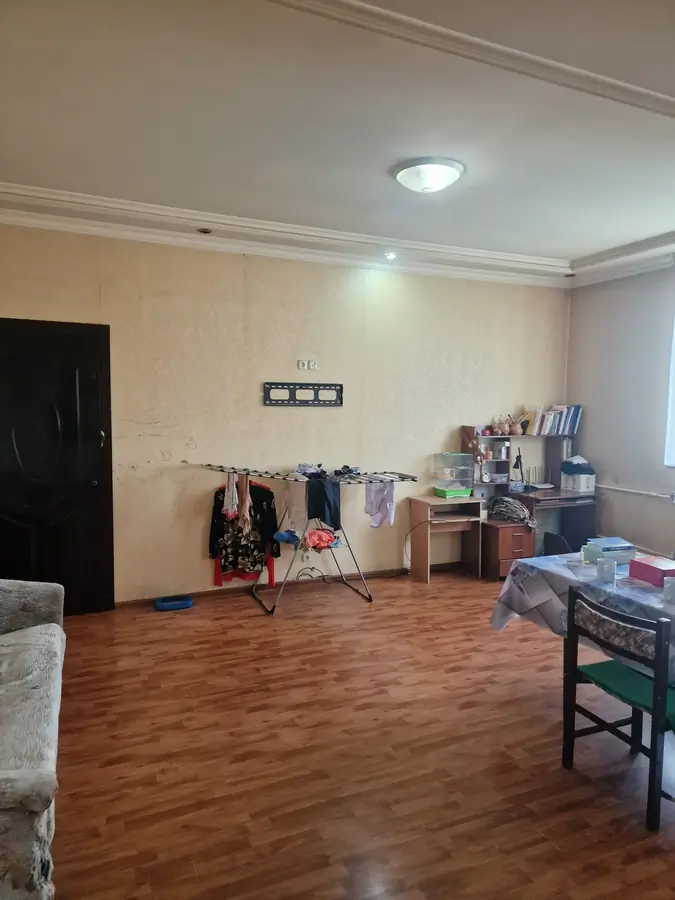 3 xonali kvartira sotiladi − 110 m²