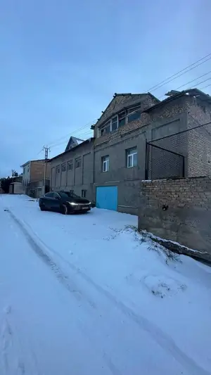 Продается 3-этажный дом − 450 м²