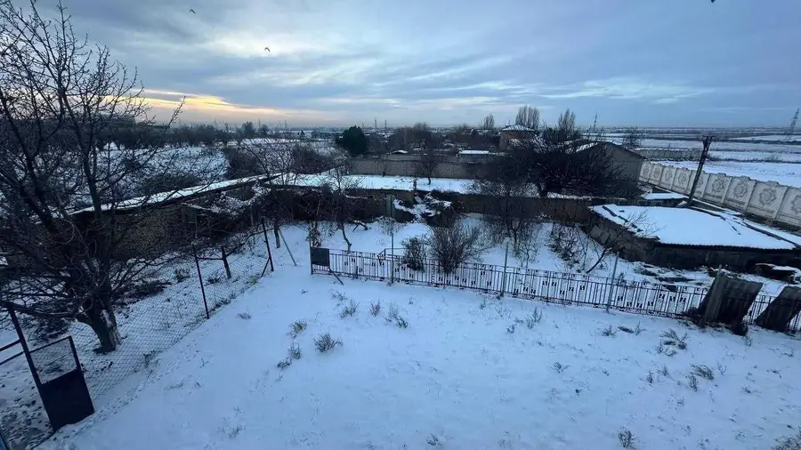 3-этажный дом − 450 м², 10 сот.