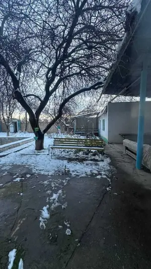 3-этажный дом − 450 м², 10 сот.