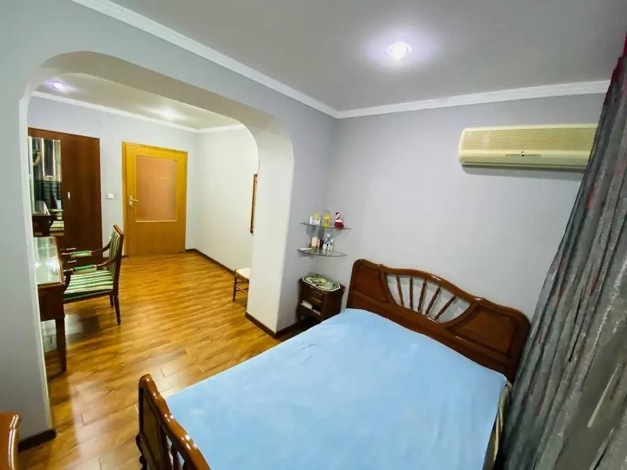 Более 5-комнатная квартира − 400 м², 5/6 этаж