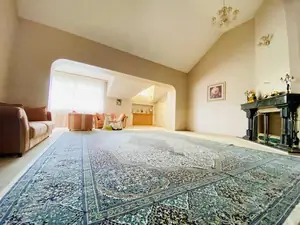 Более 5-комнатная квартира − 400 м², 5/6 этаж