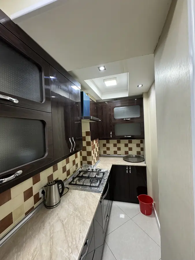 2 xonali kvartira sotiladi − 77 m²