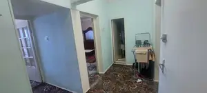 3 xonali kvartira sotiladi − 71 m²