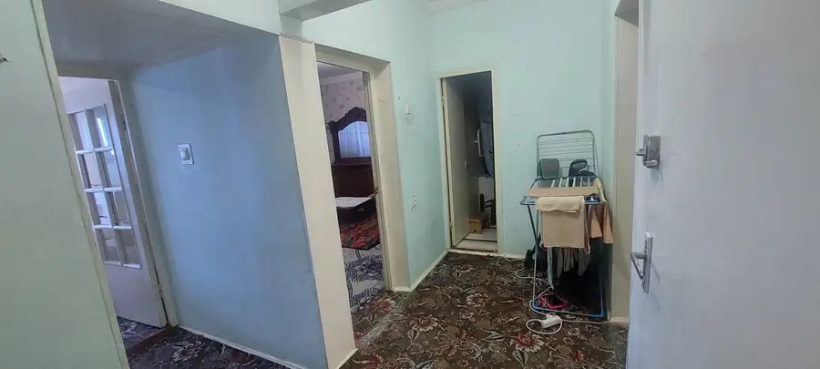 3 xonali kvartira sotiladi − 71 m²