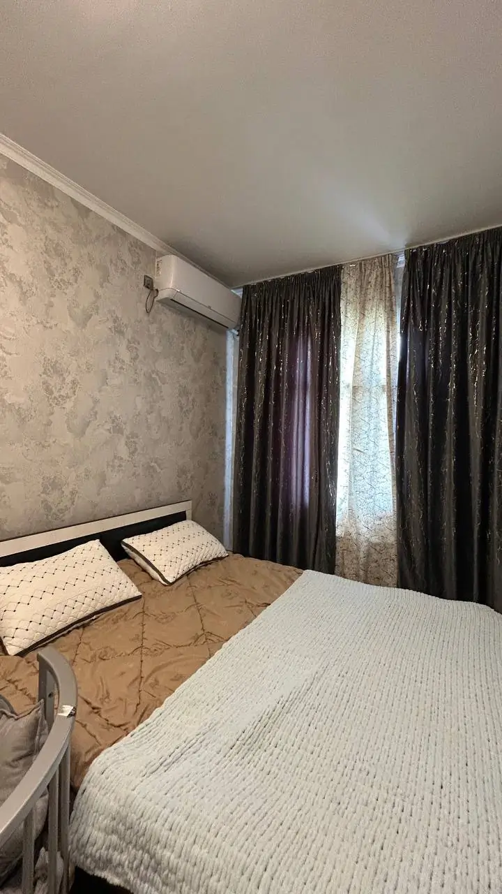 3 xonali kvartira sotiladi − 72 m²