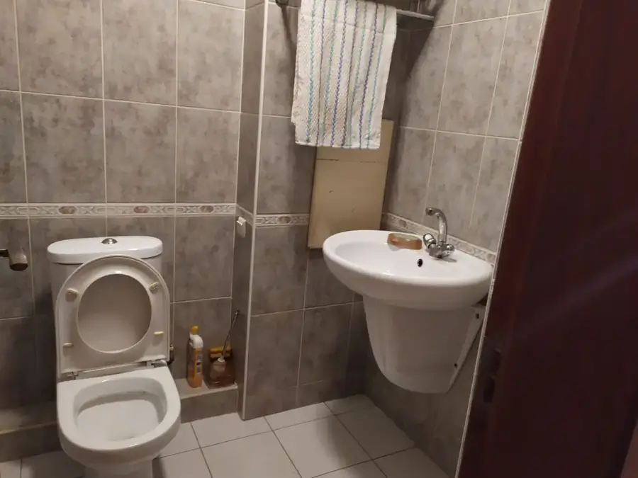 4 xonali kvartira sotiladi − 145 m²