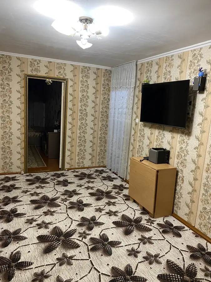 2-комнатная квартира − 50 м², 1/4 этаж