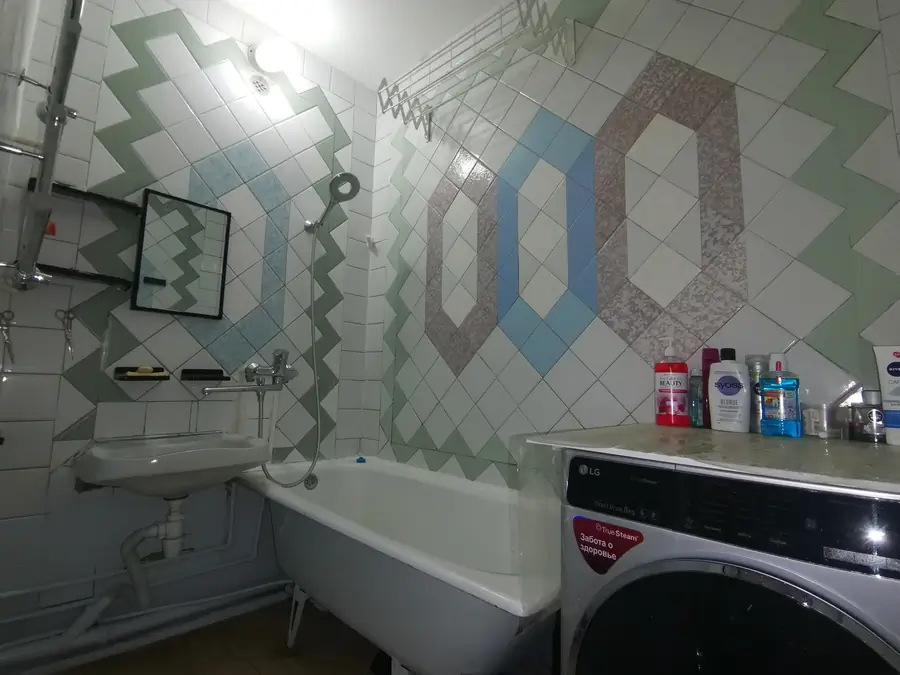 Продается 2-комнатная квартира − 60.4 м²