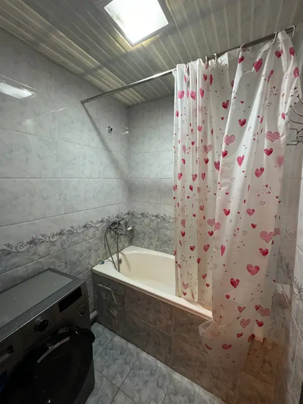 3-комнатная квартира − 48 м², 1/4 этаж