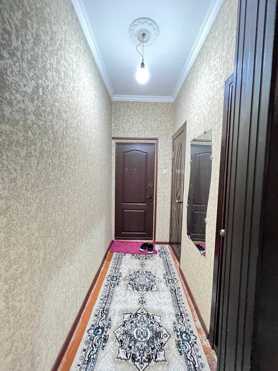 Продается 3-комнатная квартира − 48 м²