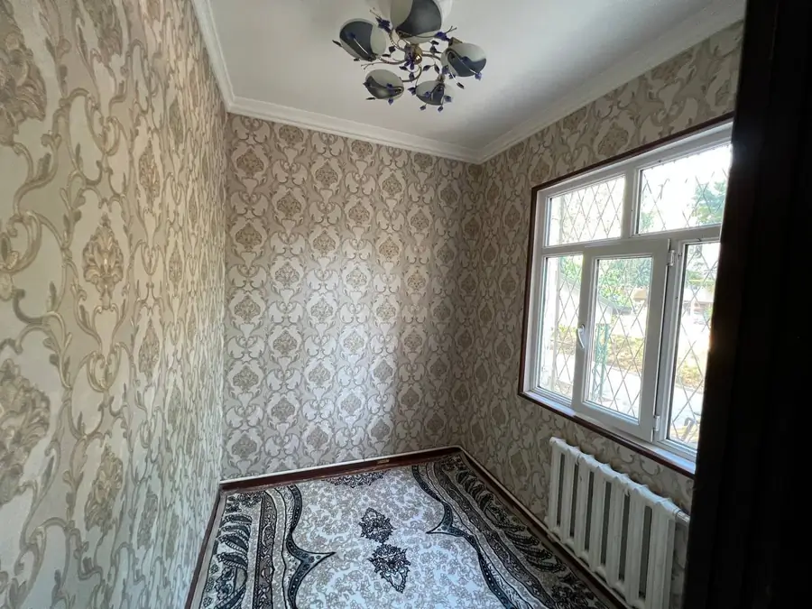 Продается 3-комнатная квартира − 48 м²