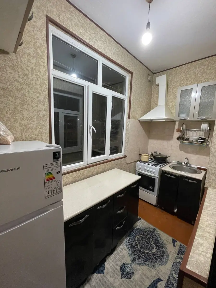 Продается 3-комнатная квартира − 48 м²