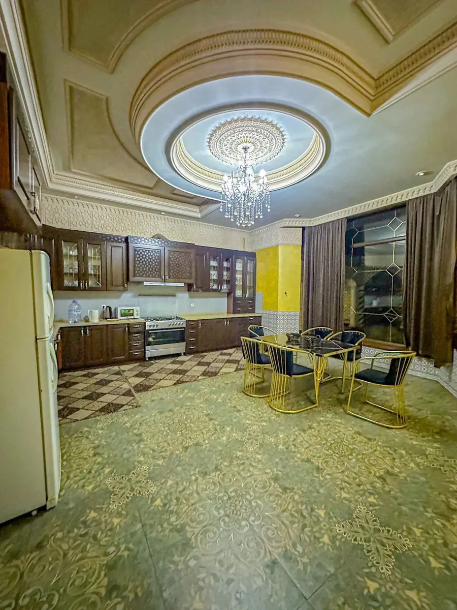 Sutkabay 3 qavatli uy − 350 m²