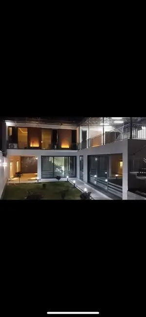 2-этажный дом − 500 м², 5 сот.
