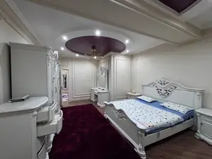 Посуточно 4-комнатная квартира − 130 м²