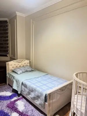 Посуточно 4-комнатная квартира − 130 м²