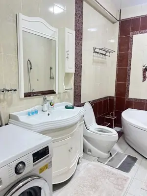 Посуточно 4-комнатная квартира − 130 м²