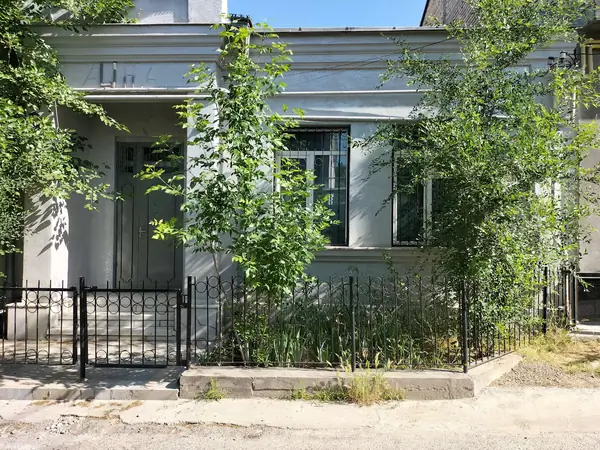 1-этажный дом − 200 м², 1 сот.
