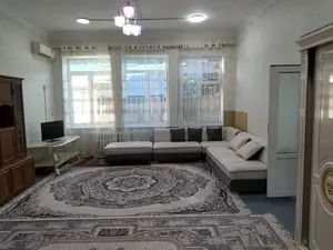 Сдается 1-этажный дом − 200 м²