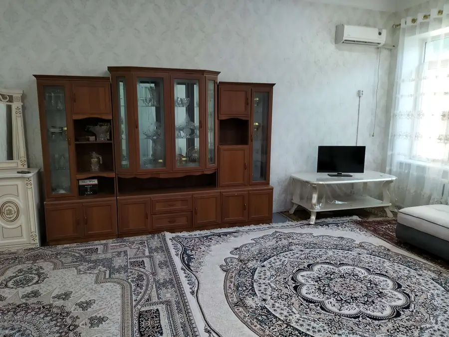 Сдается 1-этажный дом − 200 м²