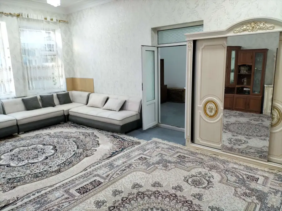 Сдается 1-этажный дом − 200 м²