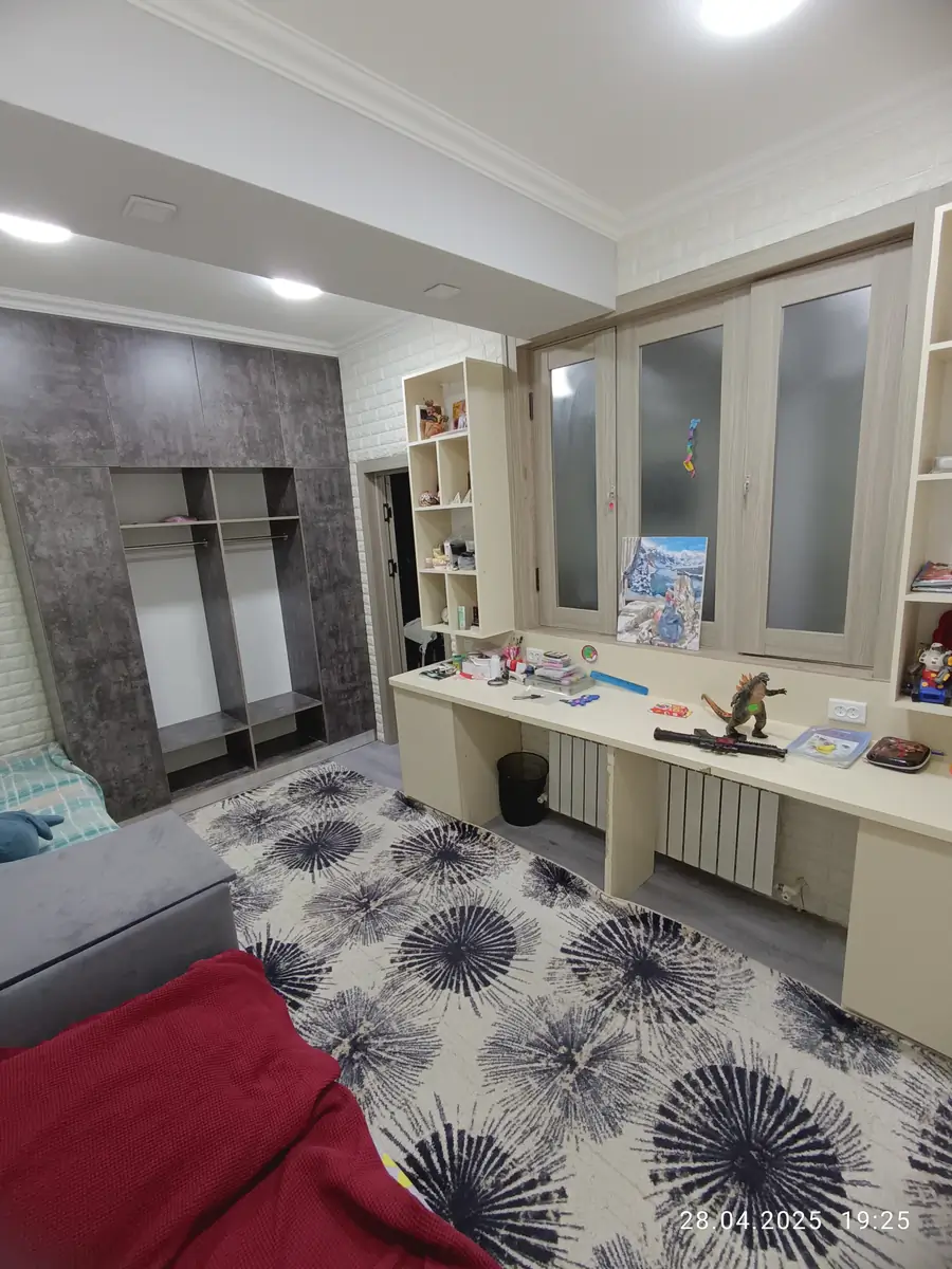 3 xonali kvartira sotiladi − 56 m²