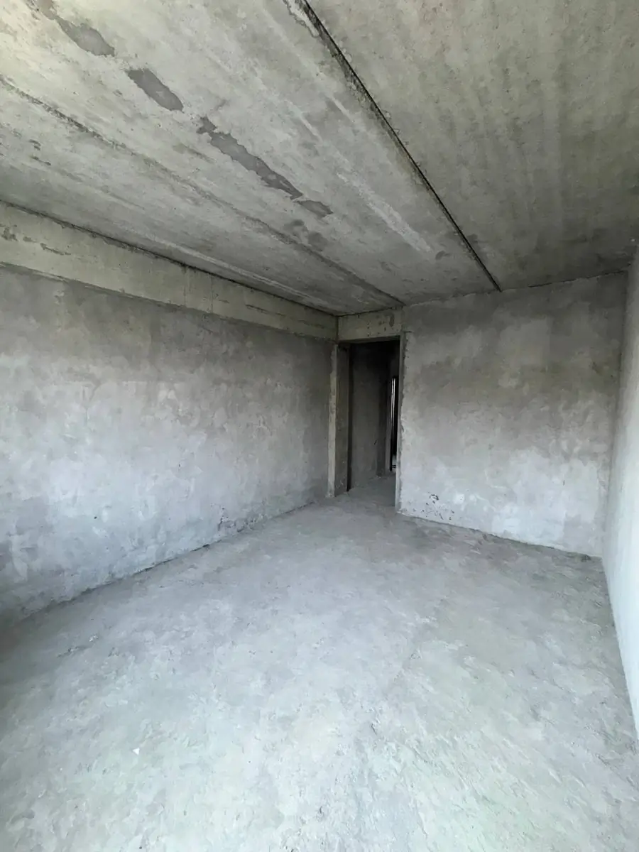 3 xonali kvartira sotiladi − 81.2 m²