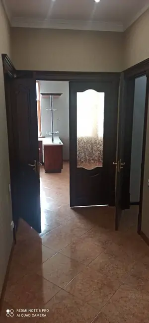 Ijaraga 4 xonali kvartira − 190 m²