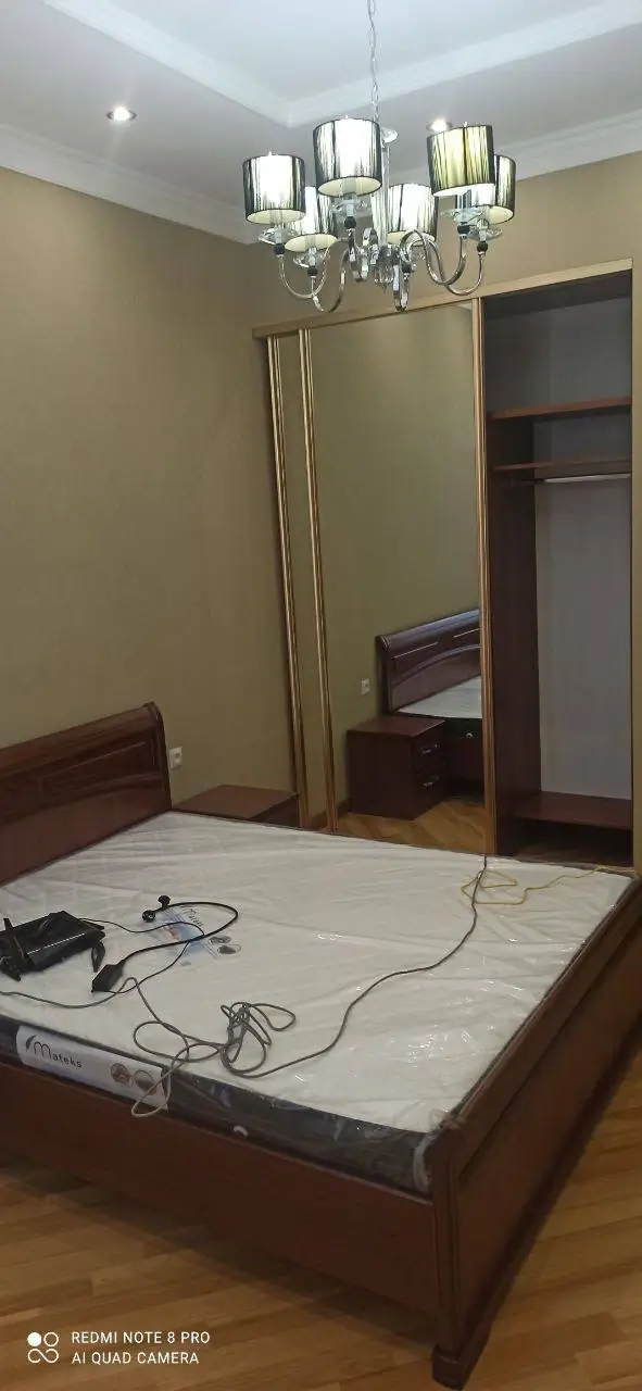 Ijaraga 4 xonali kvartira − 190 m²