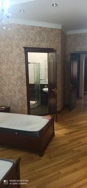 Ijaraga 4 xonali kvartira − 190 m²