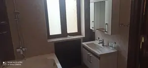 Ijaraga 4 xonali kvartira − 190 m²