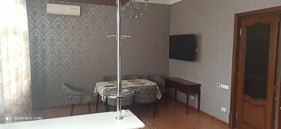 Ijaraga 4 xonali kvartira − 190 m²
