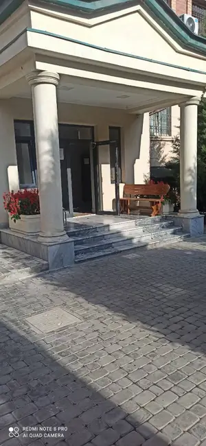 Ijaraga 4 xonali kvartira − 190 m²