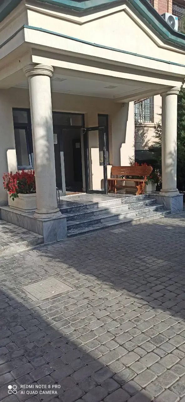 Ijaraga 4 xonali kvartira − 190 m²