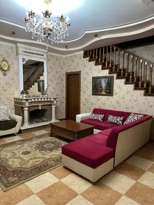 2-этажный дом − 800 м², 999 сот.