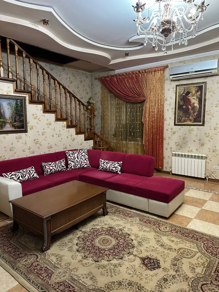 2 qavatli uy sotiladi − 800 m²