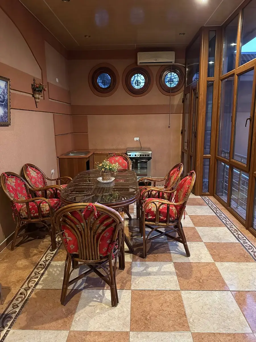 2 qavatli uy sotiladi − 800 m²