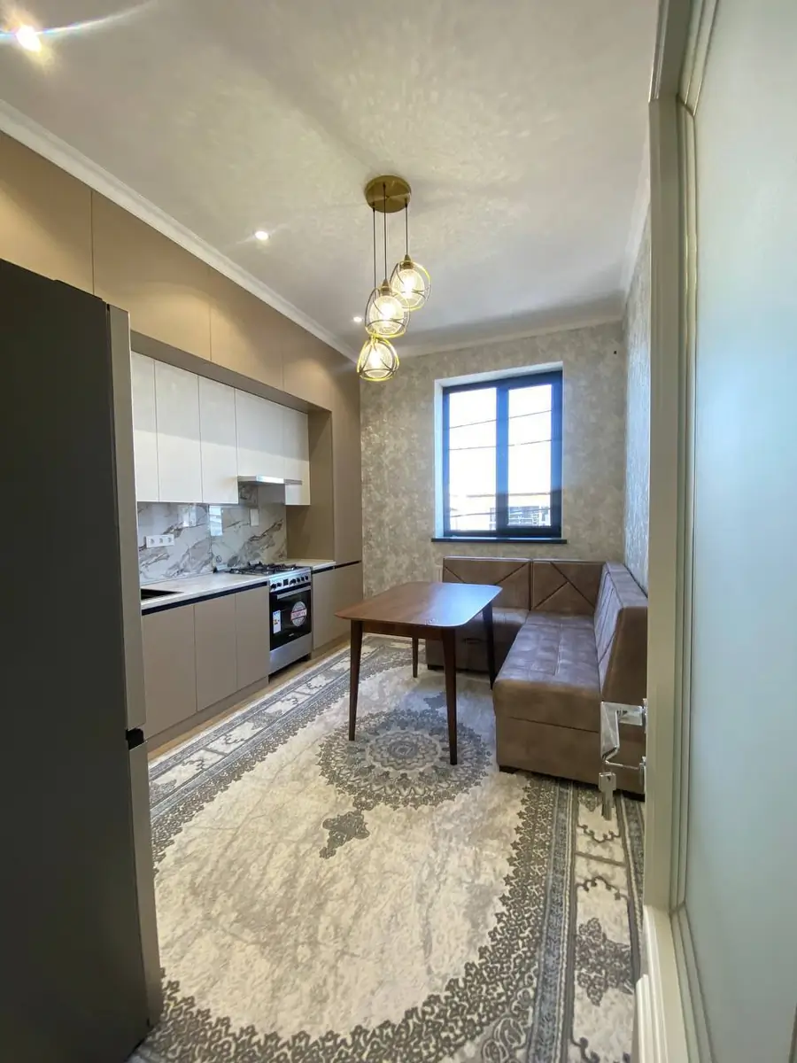 3-комнатная квартира − 76 м², 2/4 этаж