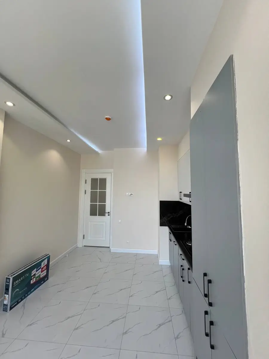 1-комнатная квартира − 42 м², 3/9 этаж