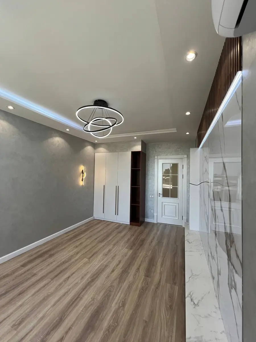 1-комнатная квартира − 42 м², 3/9 этаж