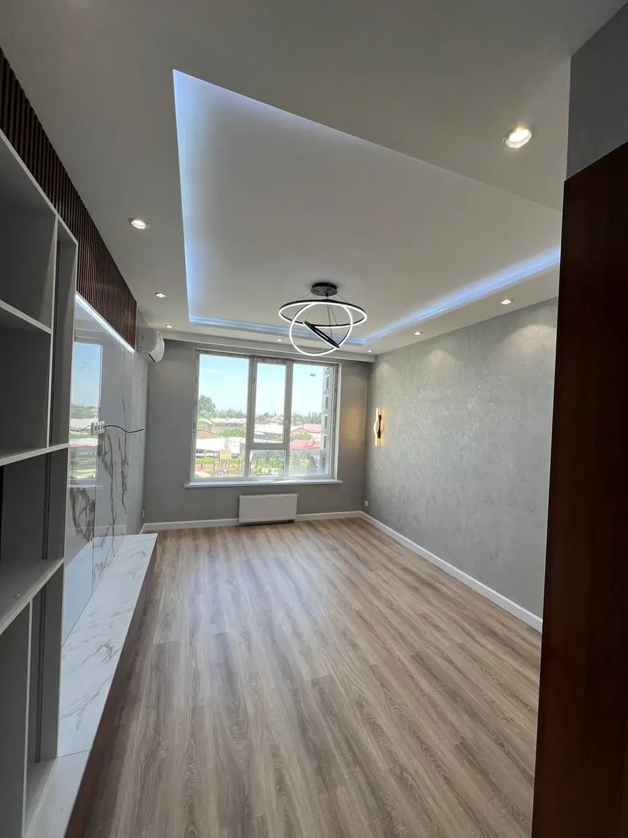1-комнатная квартира − 42 м², 3/9 этаж