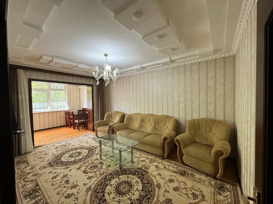 3-комнатная квартира − 73 м², 2/4 этаж