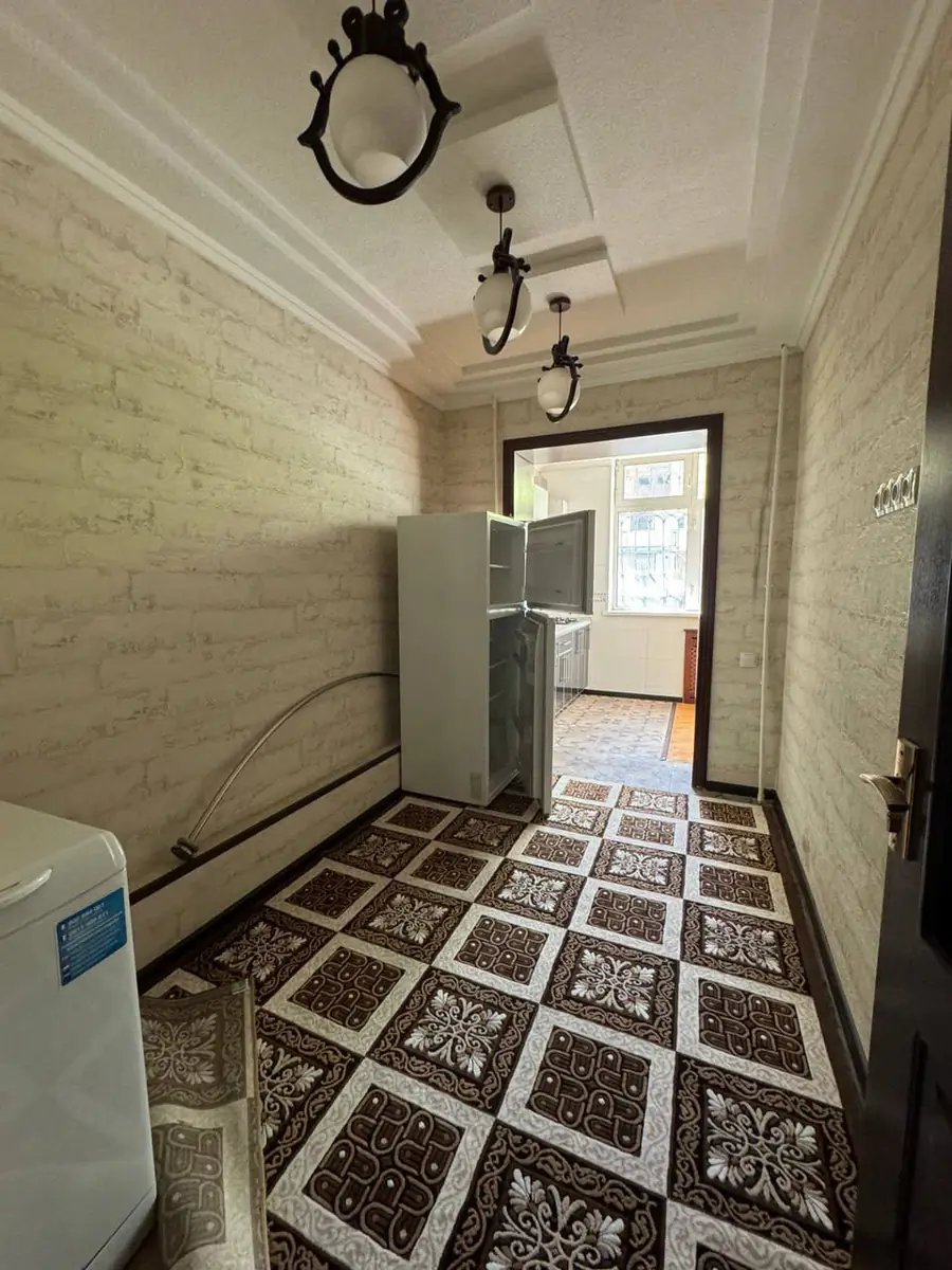 3-комнатная квартира − 73 м², 2/4 этаж