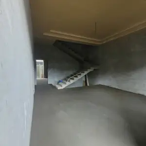 2 qavatli uyning 100% sotiladi − 245 m²