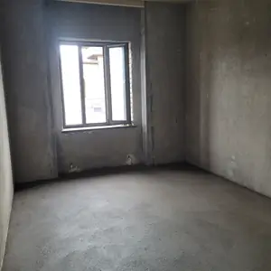 2 qavatli uyning 100% sotiladi − 245 m²