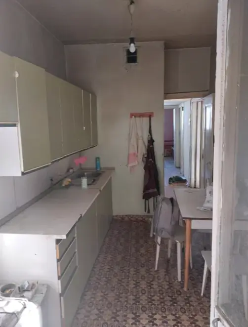 Более 5 xonali kvartira sotiladi − 110 m²