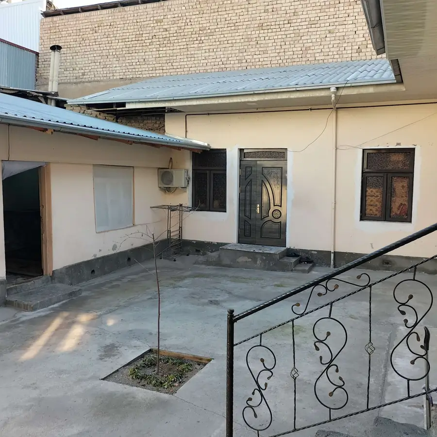 1 qavatli uy − 220 m², 3.3 sot. 